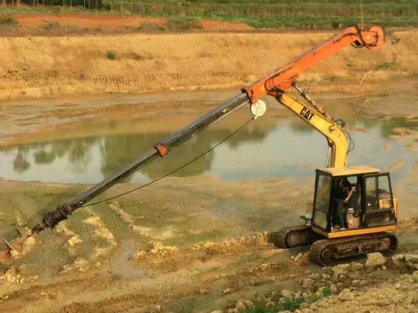 挖機(jī)伸縮臂廠家定制、勾機(jī)伸縮臂廠家改裝、伸縮臂挖機(jī)廠家